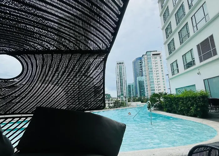 Residences At Acqua 4* Manila
